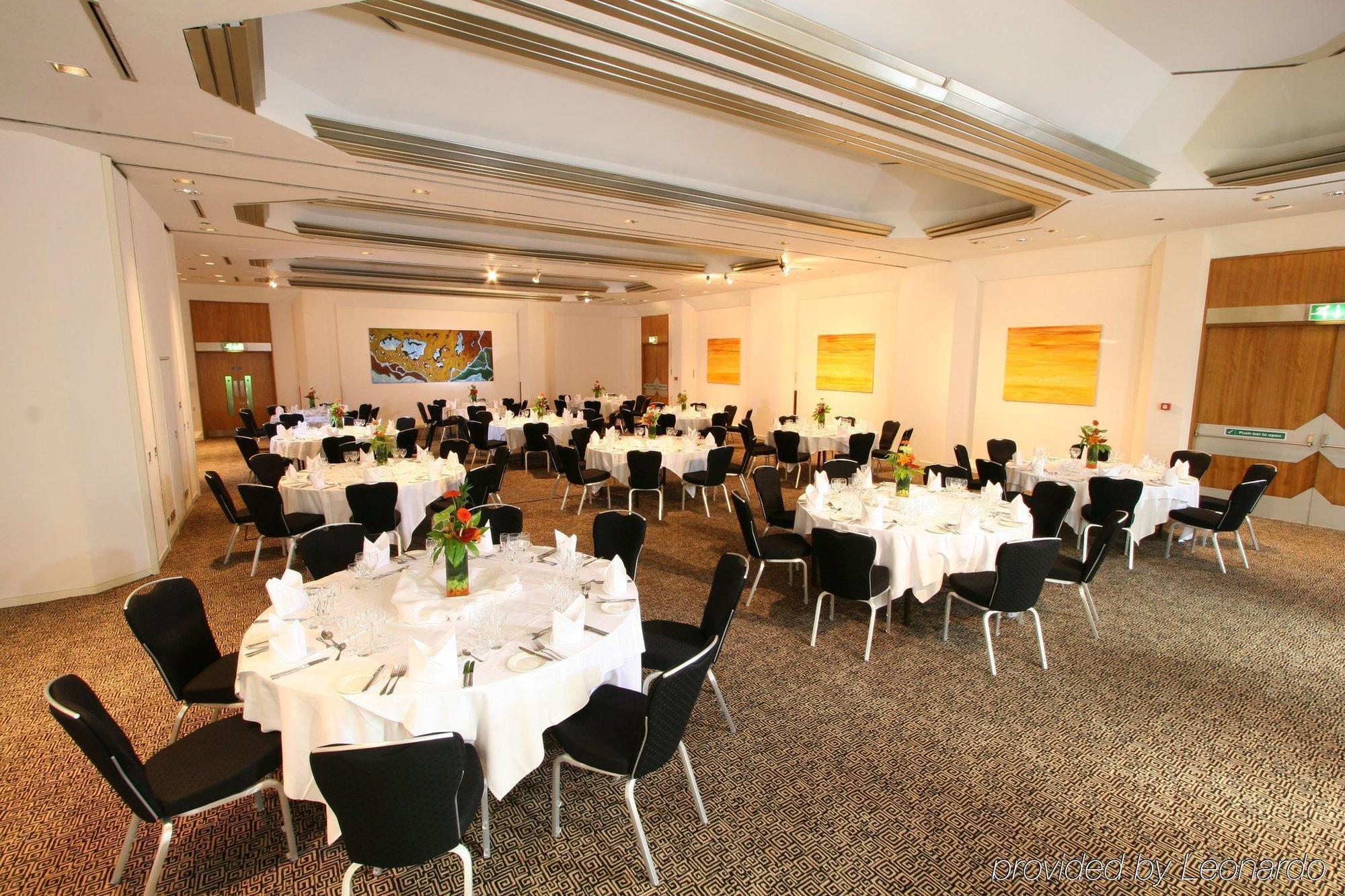 Beales Hotel Хатфийлд Екстериор снимка