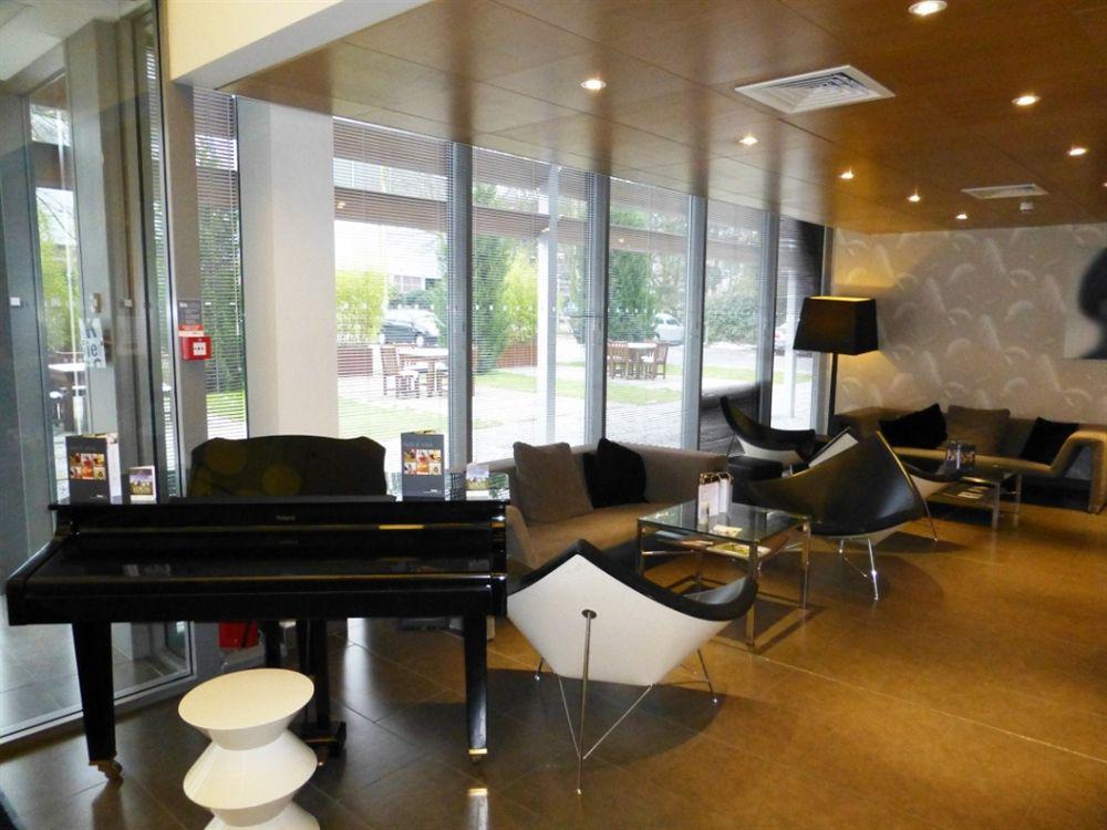 Beales Hotel Хатфийлд Екстериор снимка