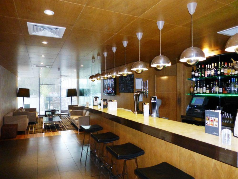 Beales Hotel Хатфийлд Екстериор снимка