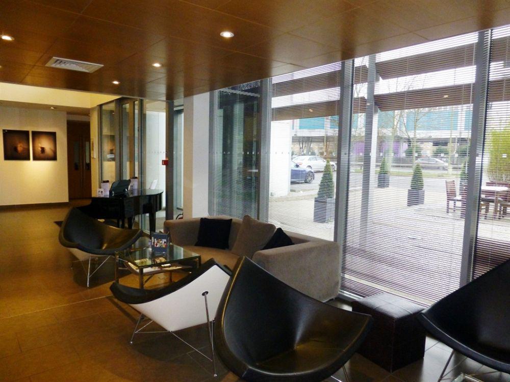 Beales Hotel Хатфийлд Екстериор снимка